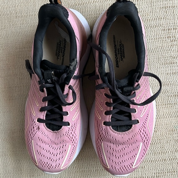 Light pink Saucony ladies shoes. Some wear but lots of life left in them. - Picture 1 of 7